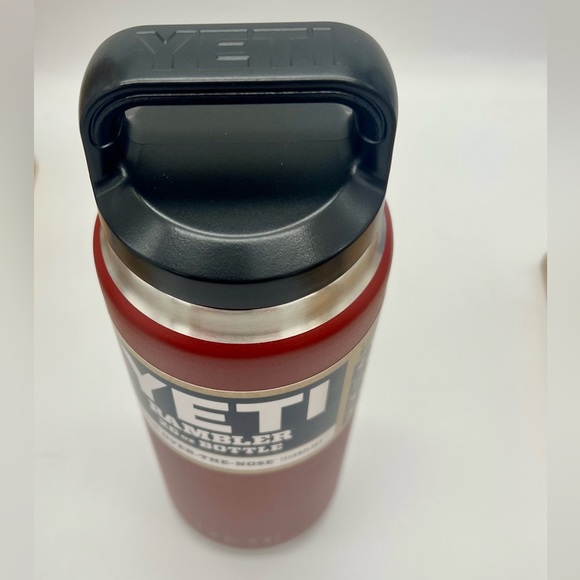 ⭐️ Collectors! Yeti Rambler 26 oz Brick Red (retired color) NWT Discontinued - Picture 2 of 5